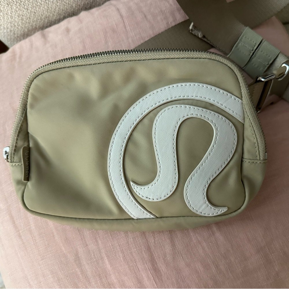 ❌SOLD❌Lululemon limited edition belt bag